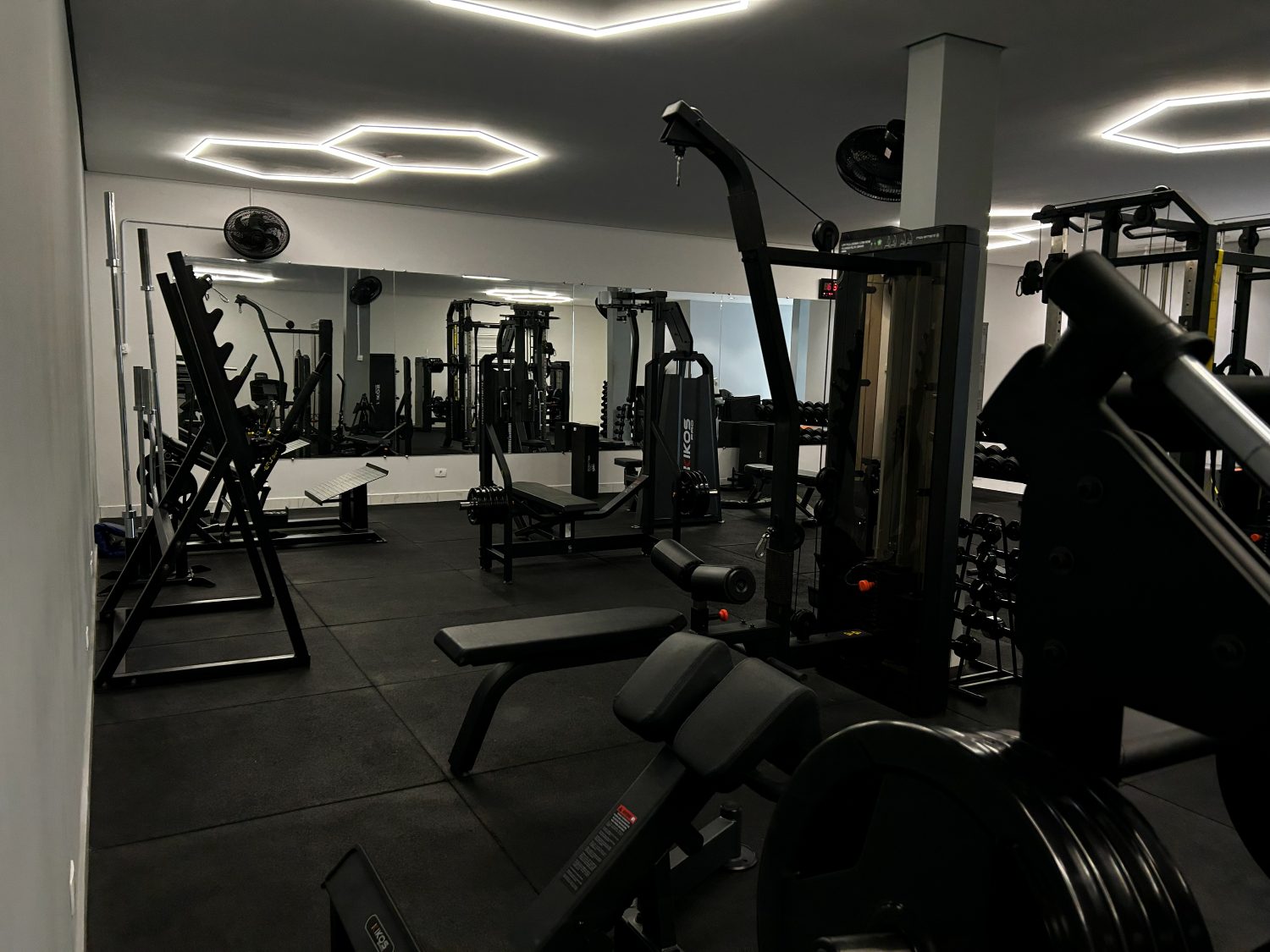 Salão de musculação do DUE Studio